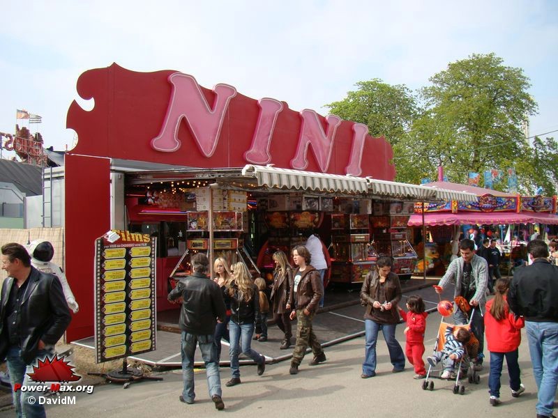 Paris-Foire-du-Trone-2009-71