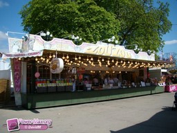 Paris-Foire-du-Trone-2010-110