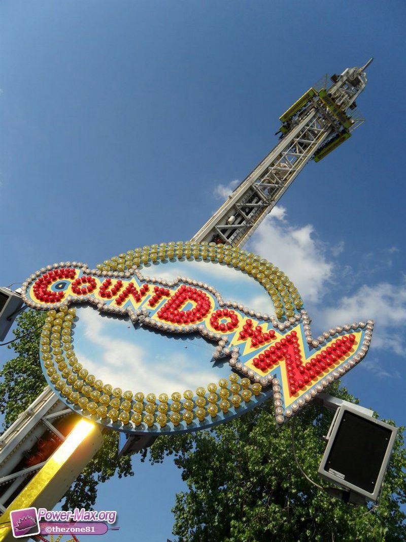 Paris-Foire-du-Trone-2011-40