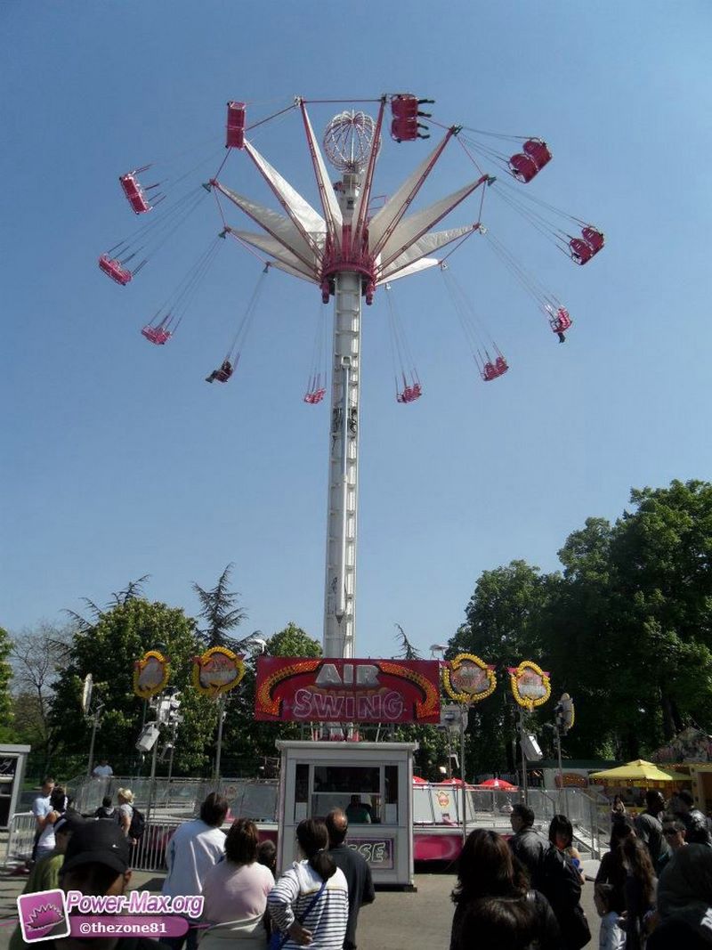 Paris-Foire-du-Trone-2011-46