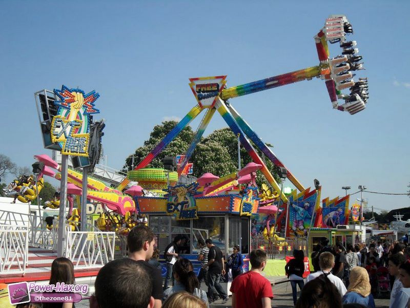Paris-Foire-du-Trone-2011-51