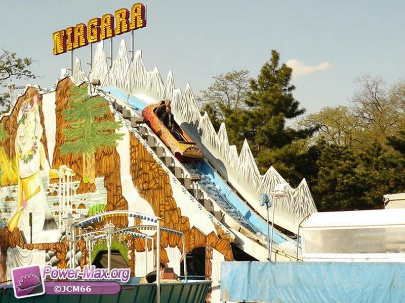 Paris-Foire-du-Trone-2011-79