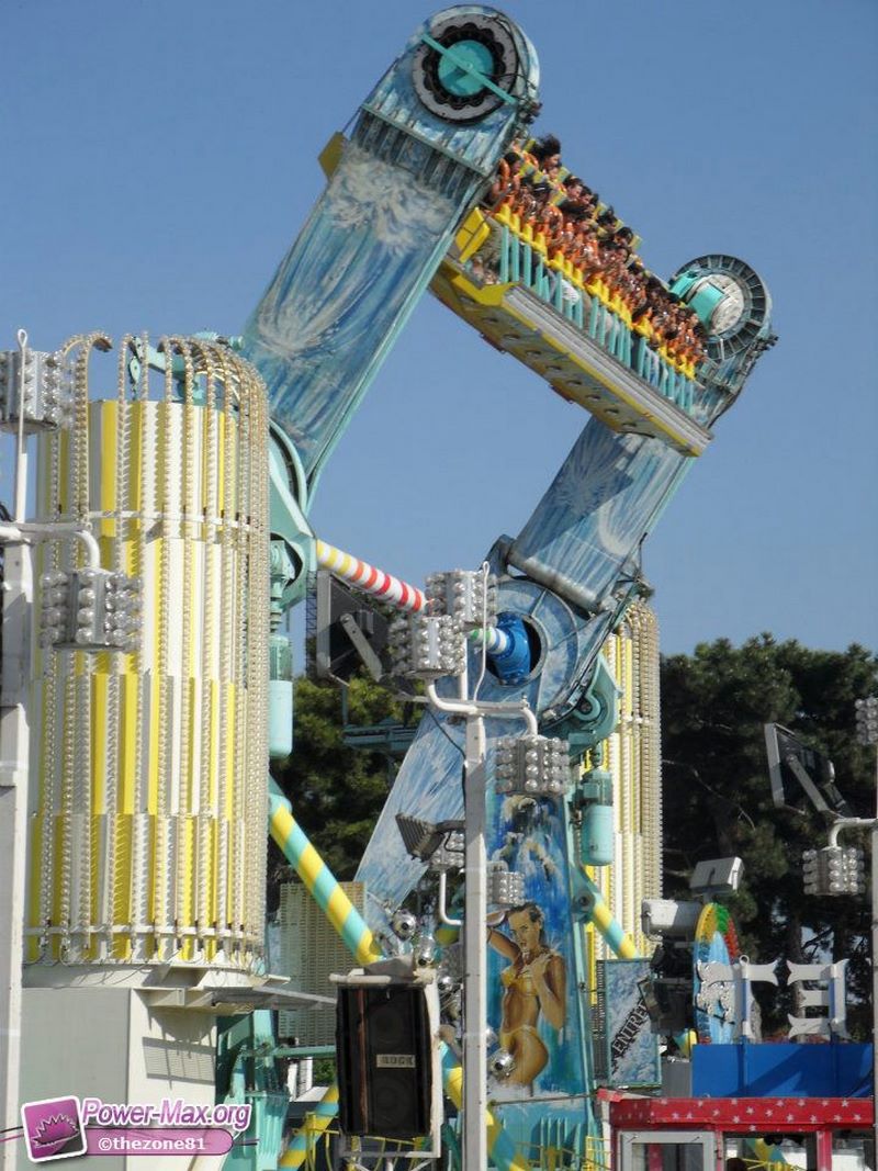 Paris-Foire-du-Trone-2011-92