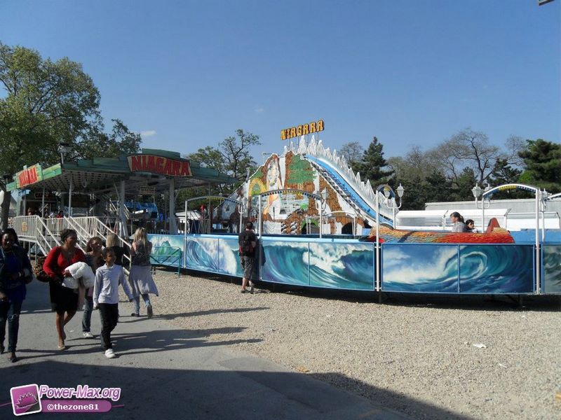 Paris-Foire-du-Trone-2011-95