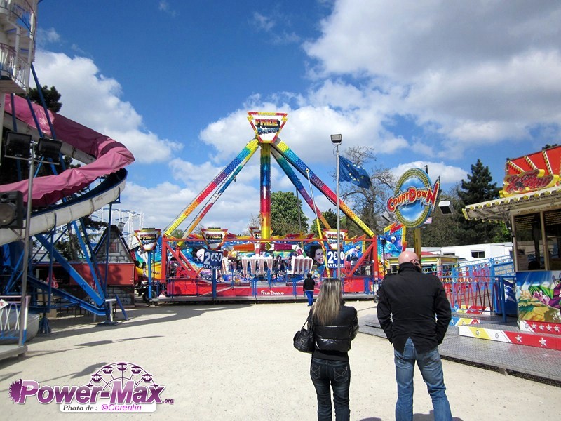 Paris-Foire-du-Trone-2012-22