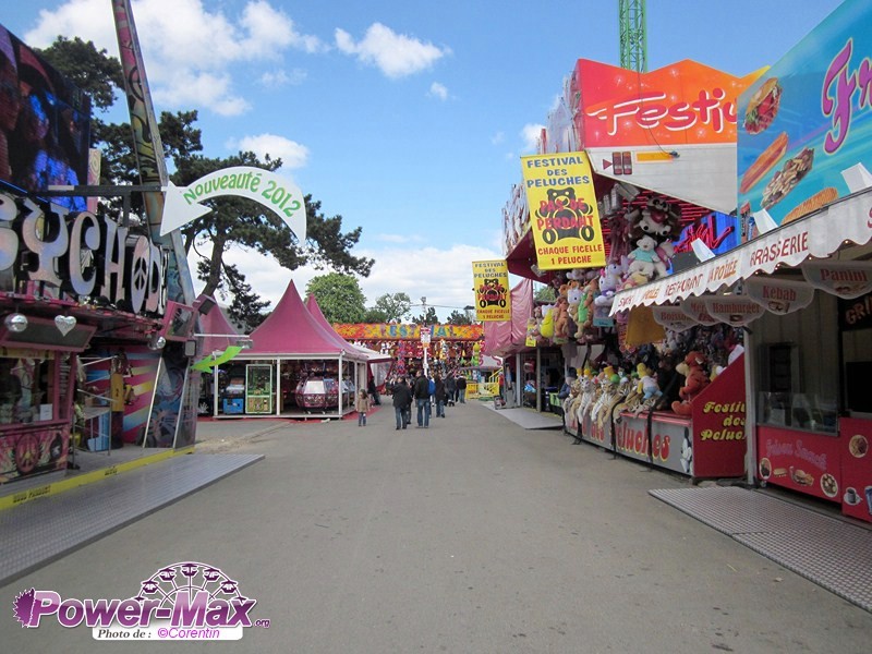 Paris-Foire-du-Trone-2012-47