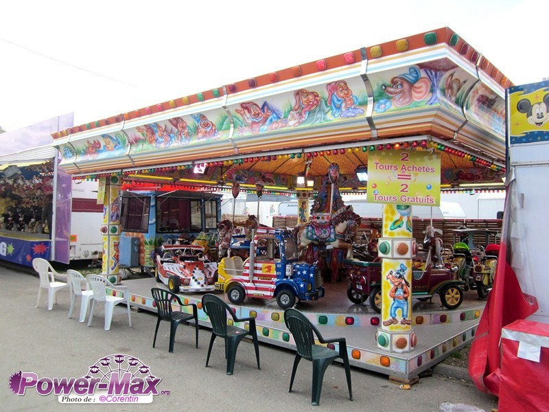 Paris-Foire-du-Trone-2012-48